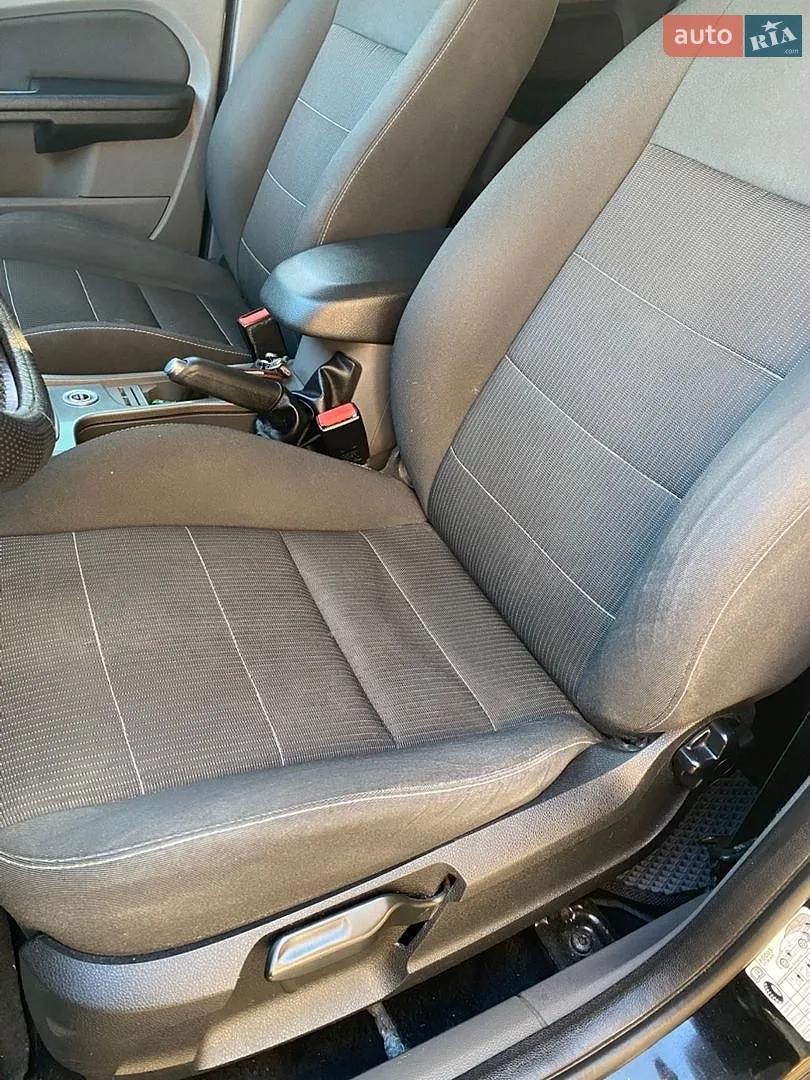 2010 Ford Focus - мініатюра 19