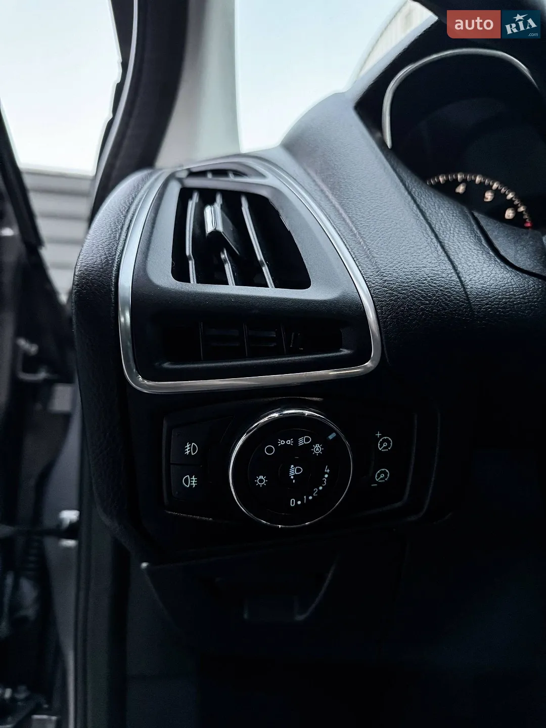 2012 Ford Focus - мініатюра 10