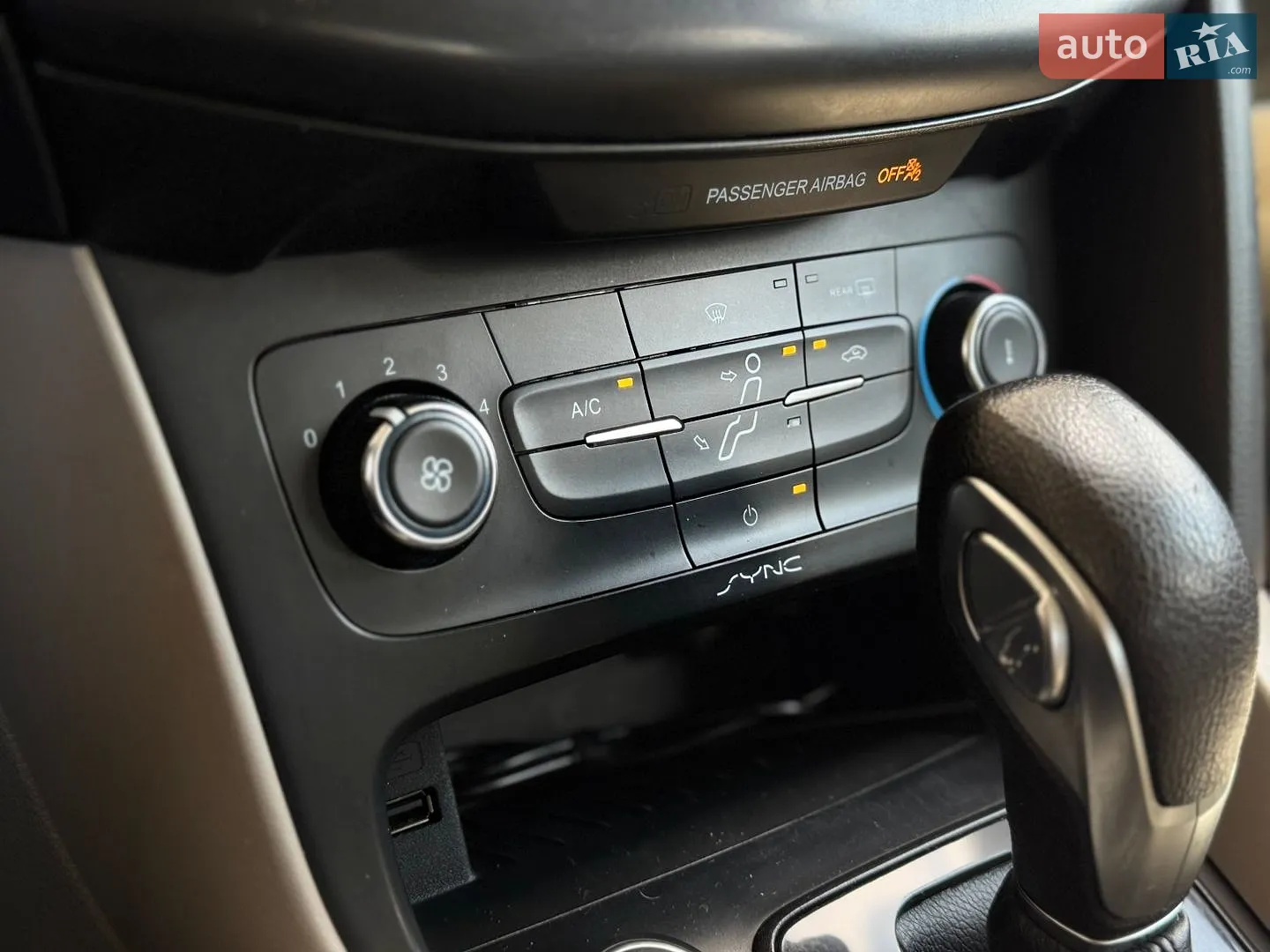 2017 Ford Focus - мініатюра 16