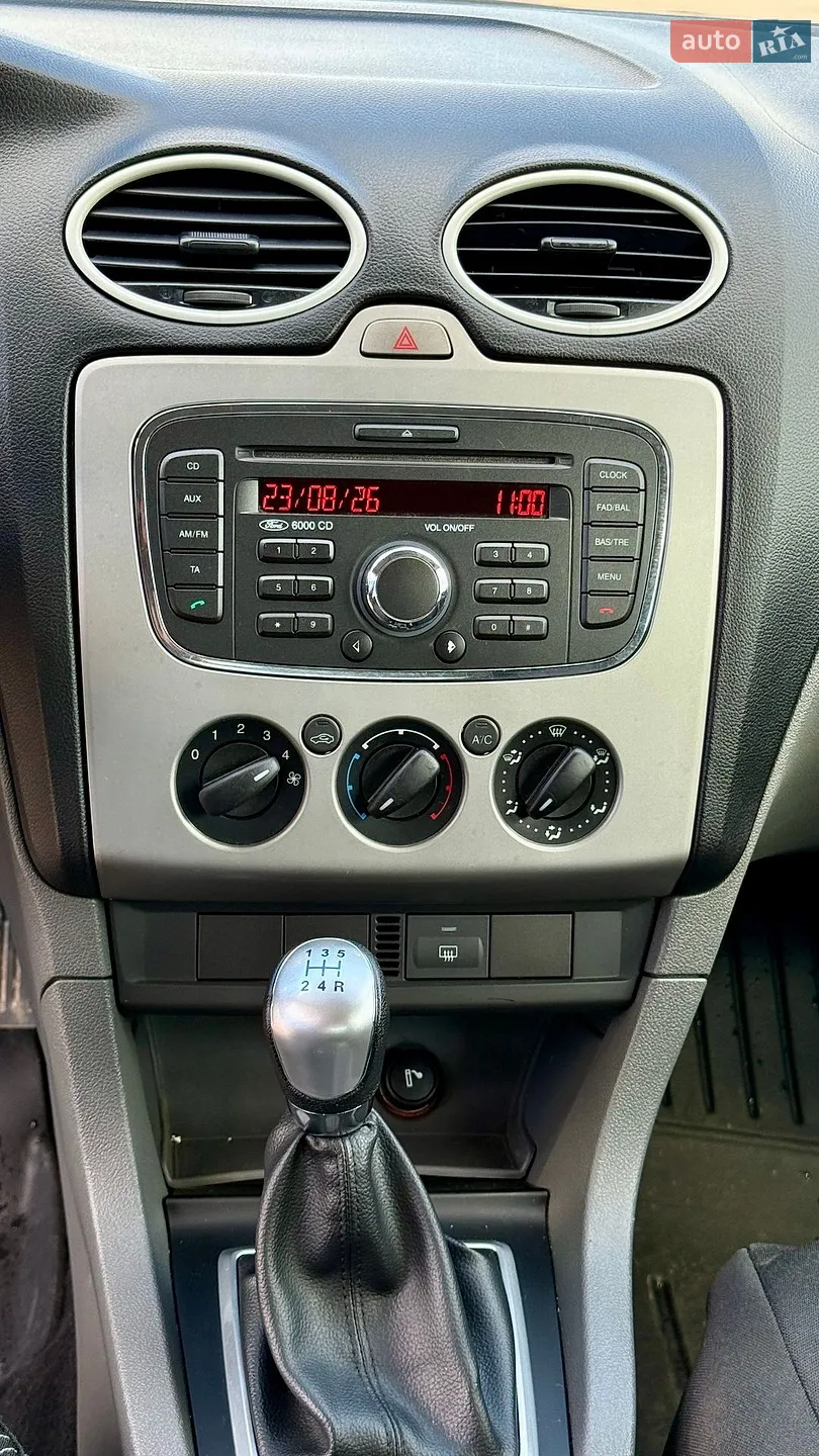 2010 Ford Focus - мініатюра 14