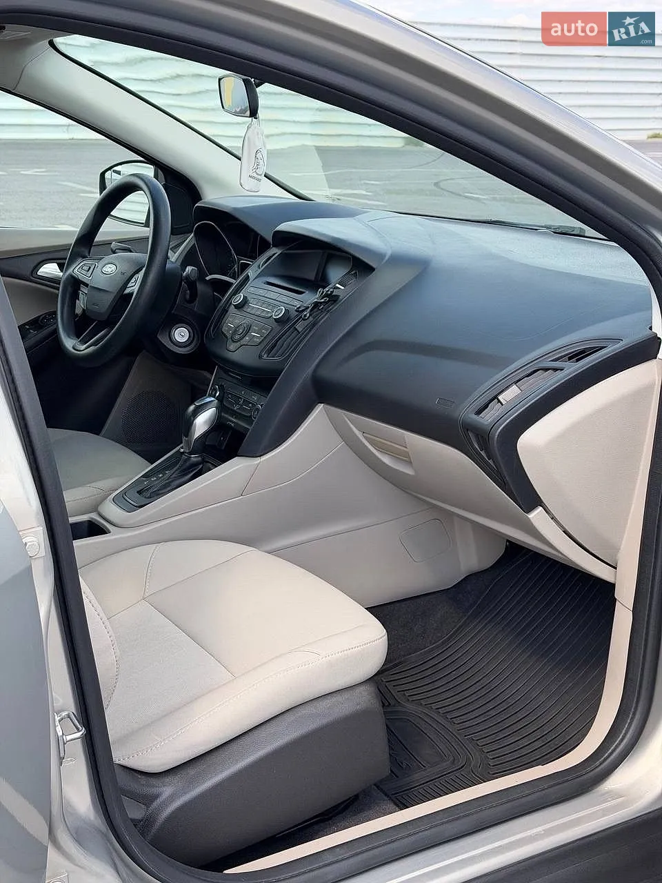 2016 Ford Focus - мініатюра 15
