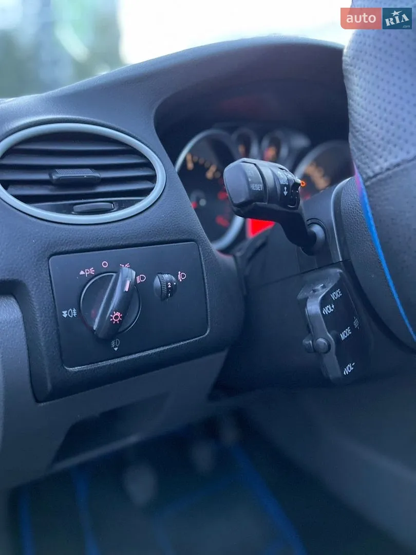 2010 Ford Focus - мініатюра 15