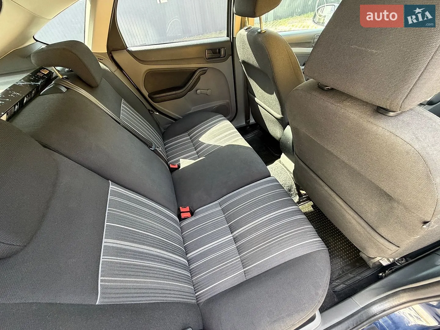 2011 Ford Focus - мініатюра 11