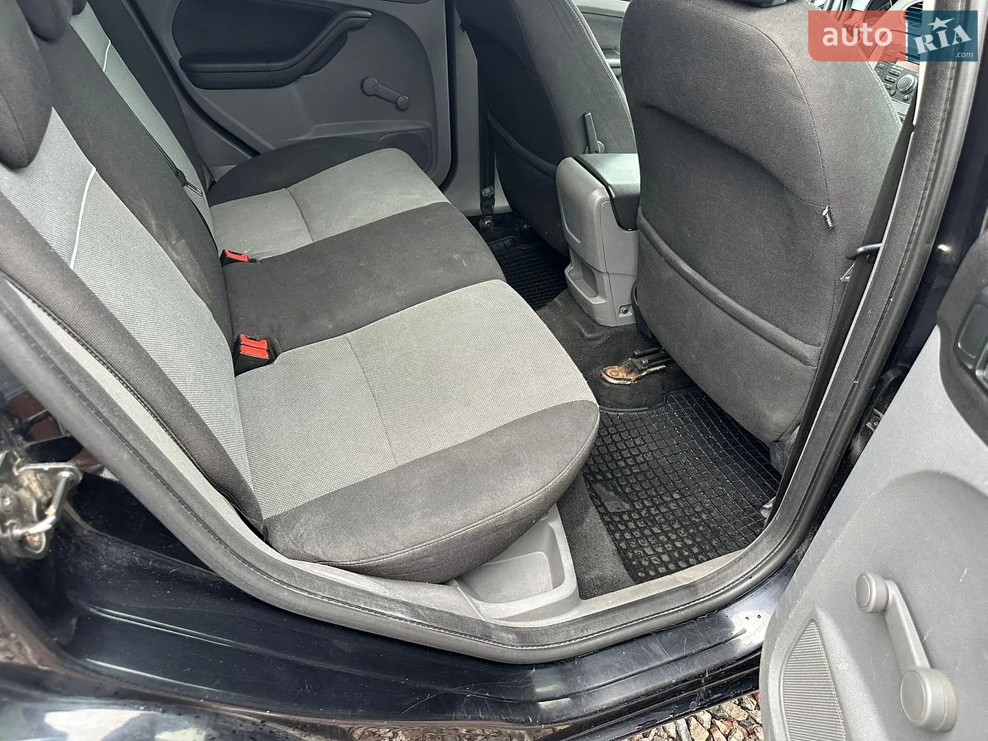 2010 Ford Focus - мініатюра 16