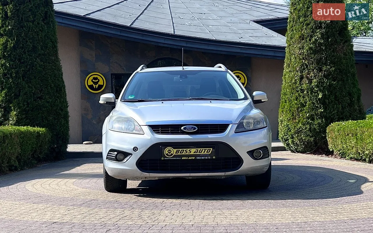 2010 Ford Focus - мініатюра 2