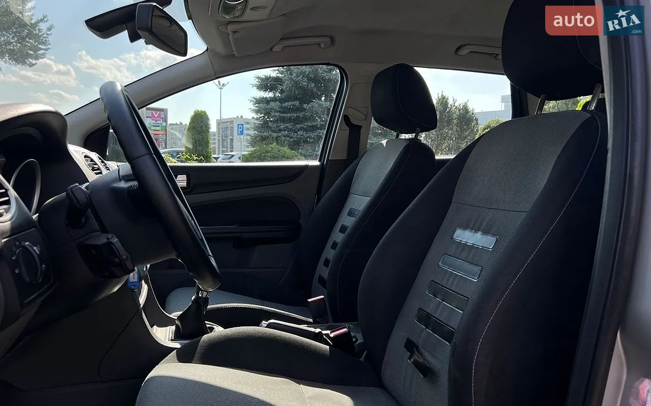 2010 Ford Focus - мініатюра 9