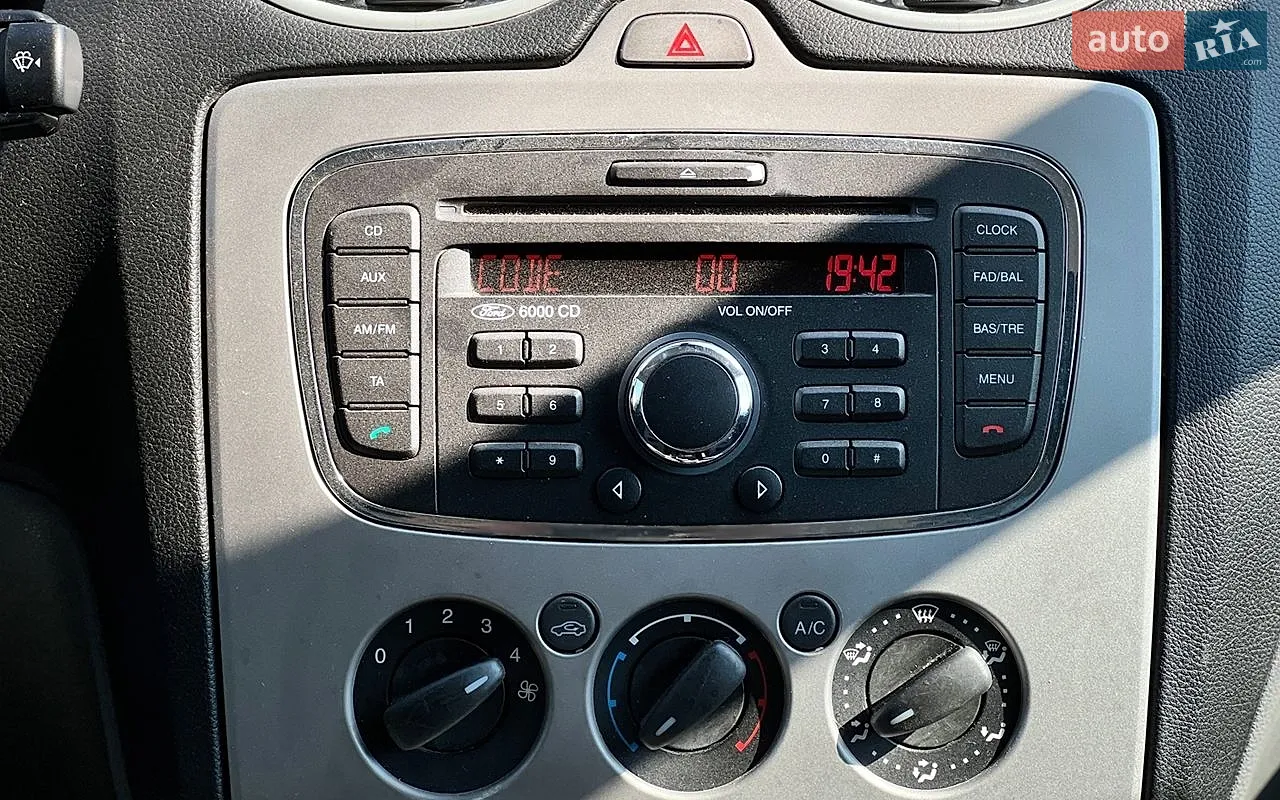2010 Ford Focus - мініатюра 13
