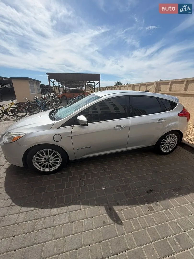 2012 Ford Focus - мініатюра 2