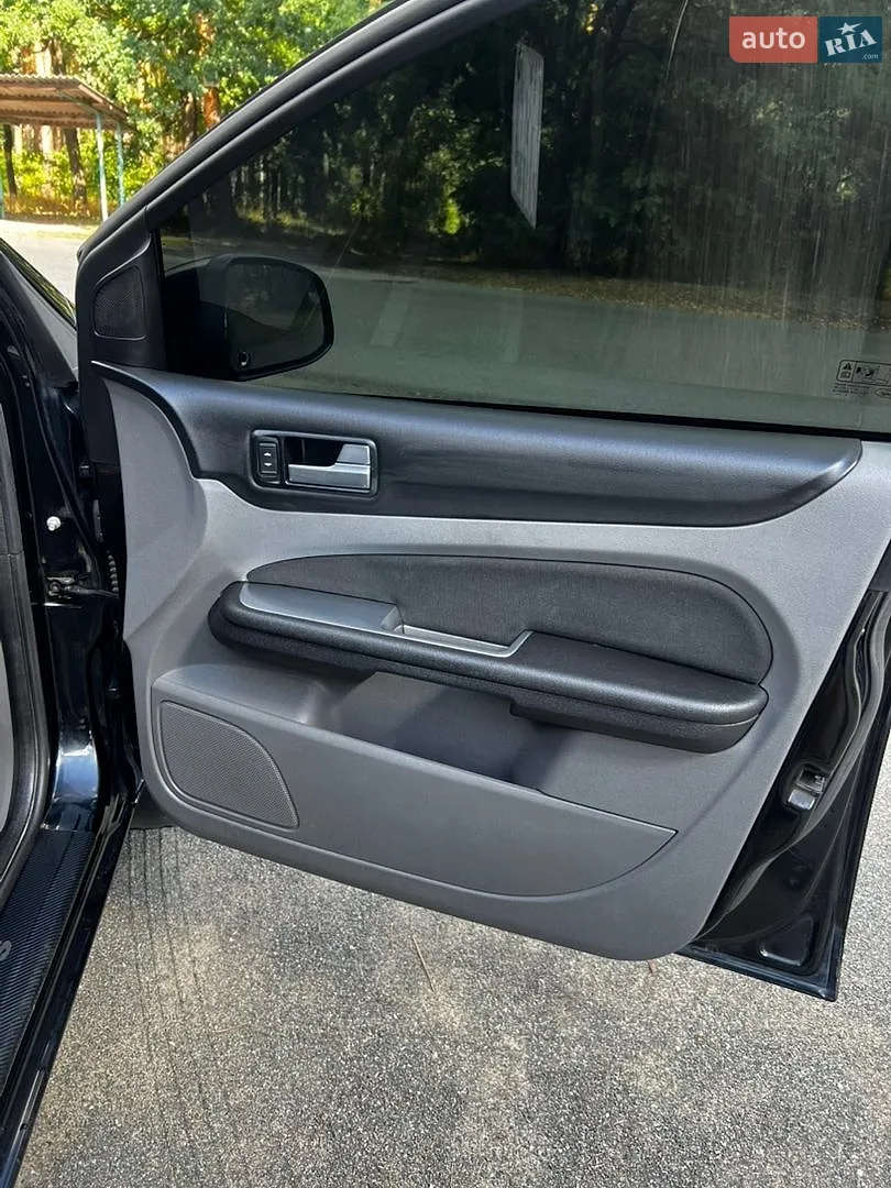 2010 Ford Focus - мініатюра 14