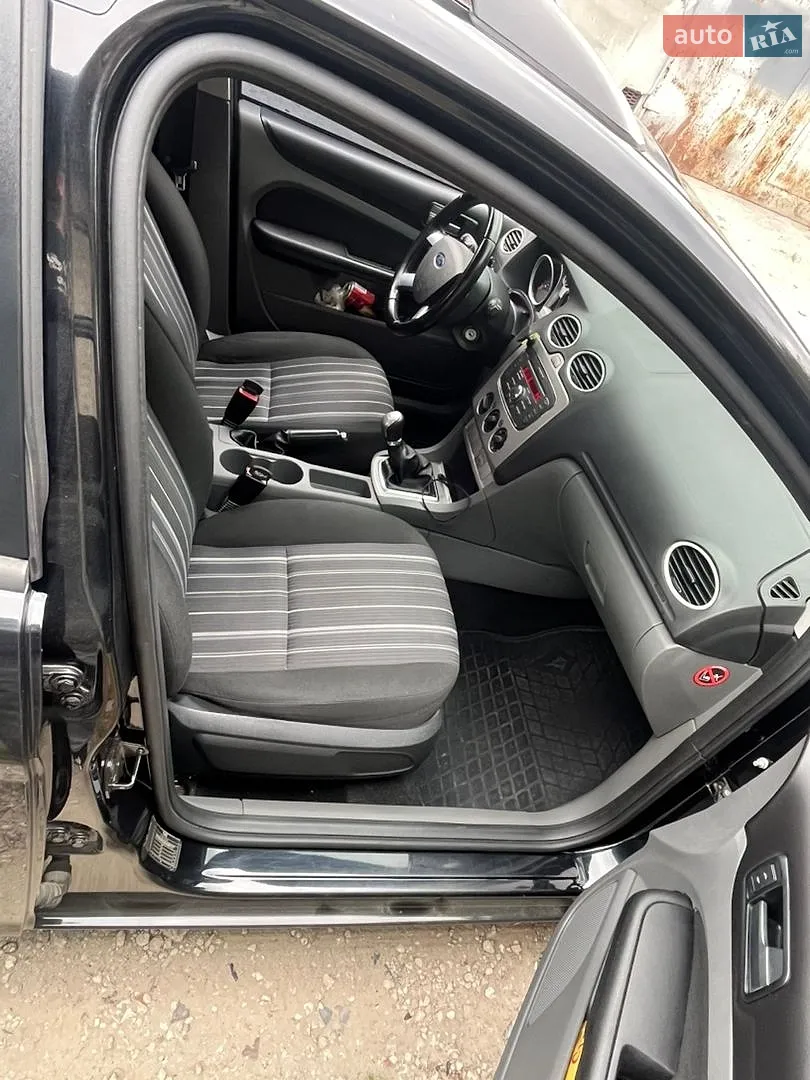 2010 Ford Focus - мініатюра 7