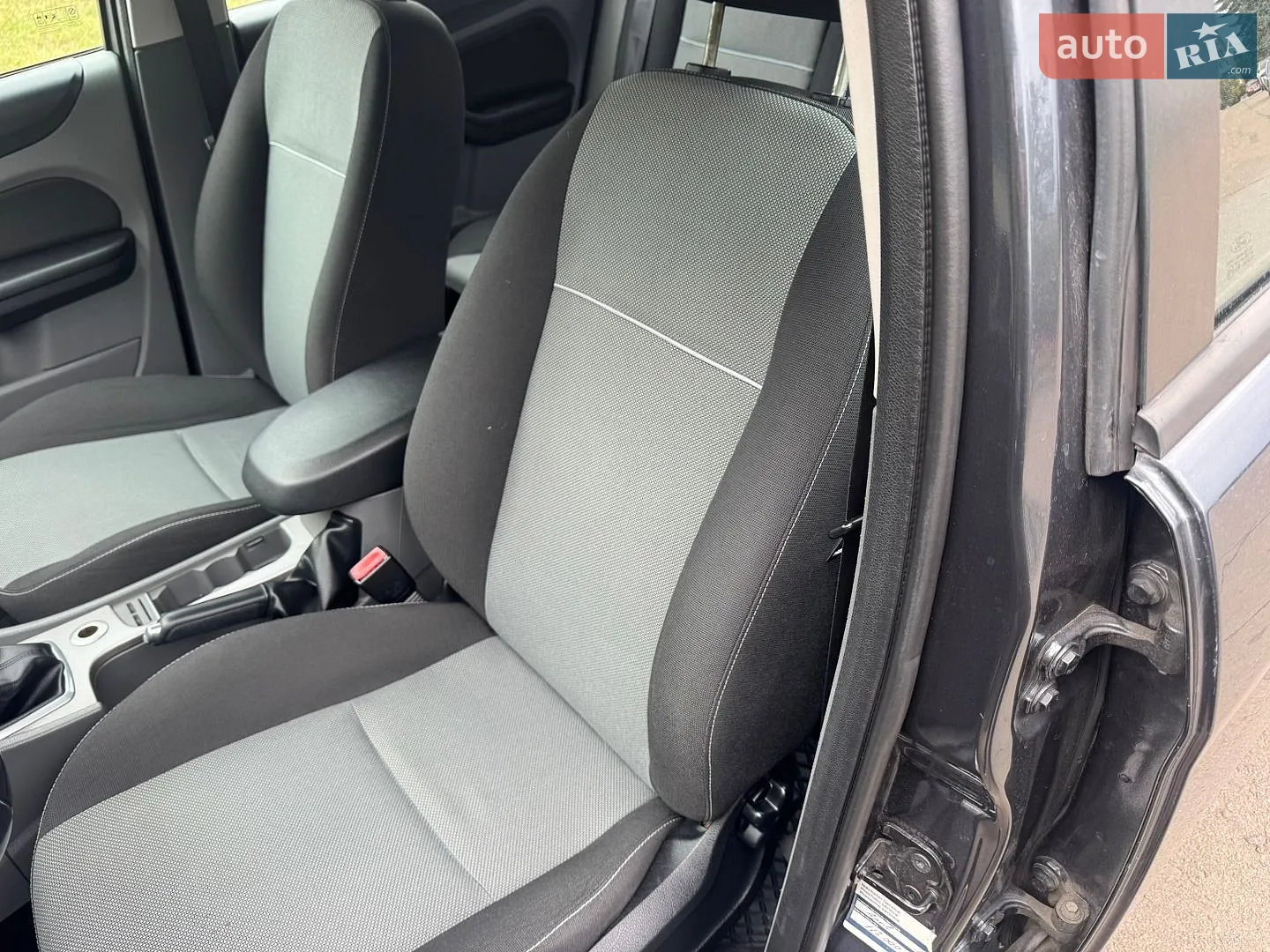 2010 Ford Focus - мініатюра 20