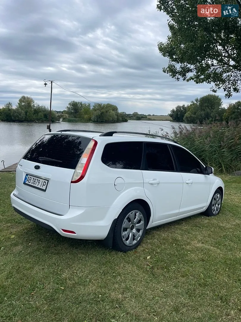 2010 Ford Focus - мініатюра 9
