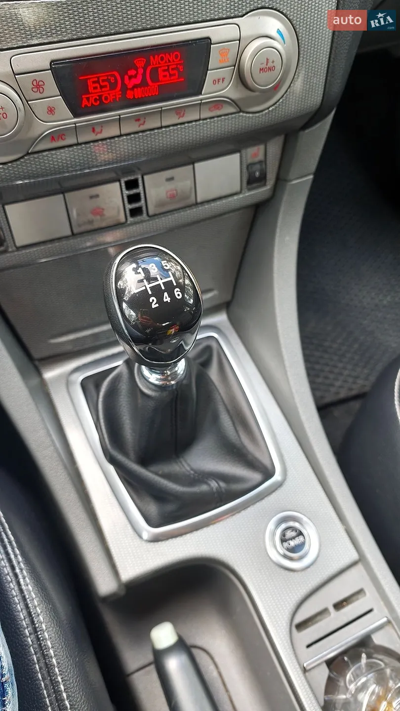 2010 Ford Focus - мініатюра 6