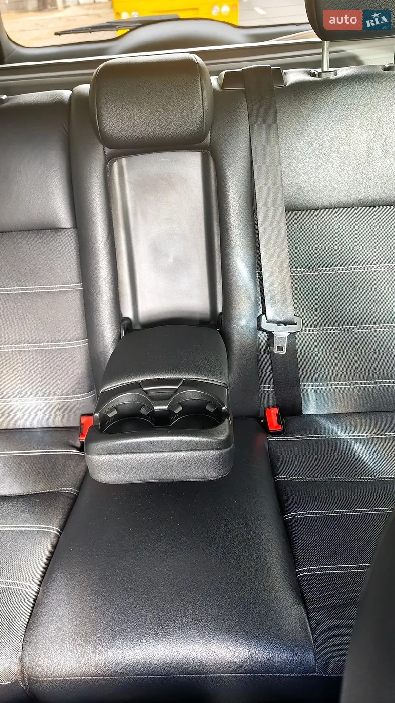 2010 Ford Focus - мініатюра 11