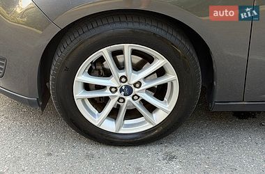 Седан Ford Focus 2015 в Дніпрі