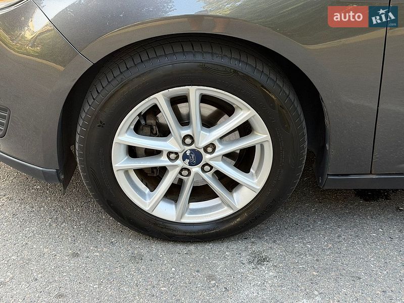 Седан Ford Focus 2015 в Дніпрі