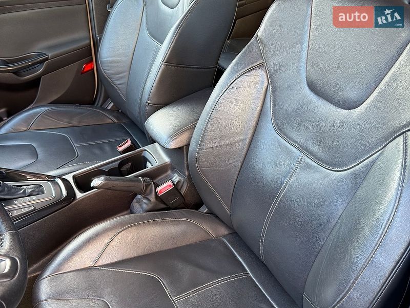Хэтчбек Ford Focus 2015 в Киеве
