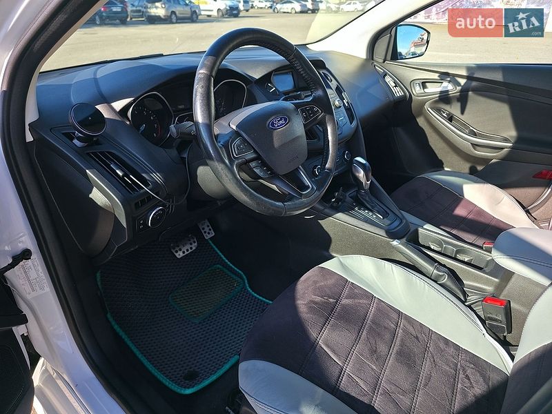 Хэтчбек Ford Focus 2015 в Киеве