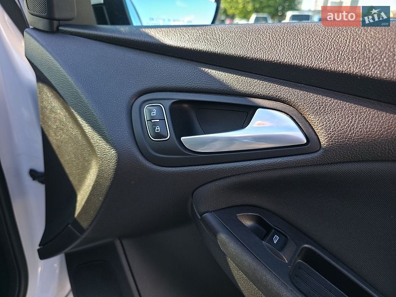 Хэтчбек Ford Focus 2015 в Киеве