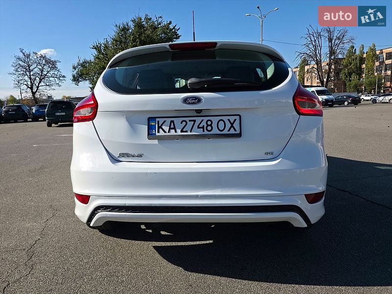 Хэтчбек Ford Focus 2015 в Киеве