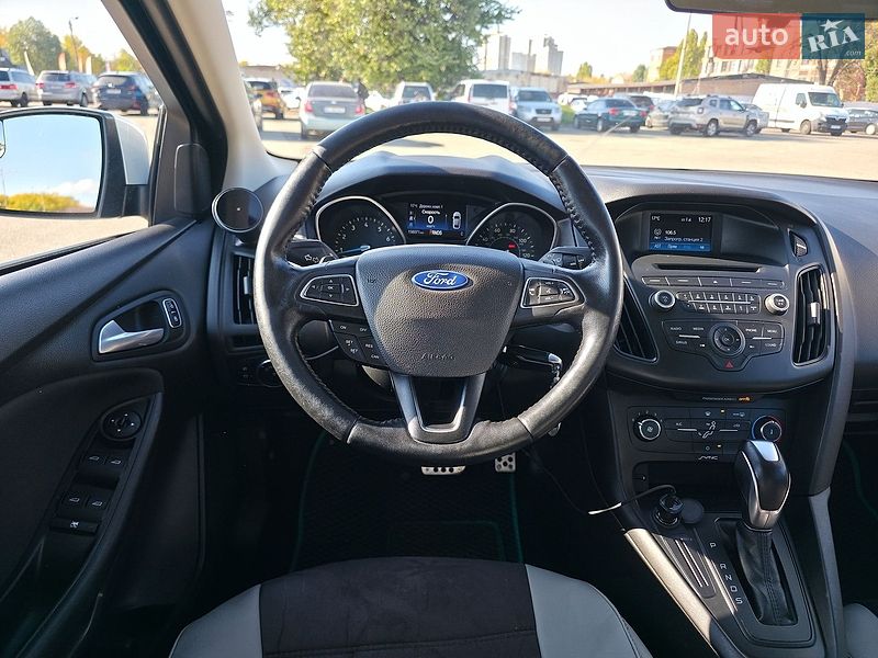 Хэтчбек Ford Focus 2015 в Киеве