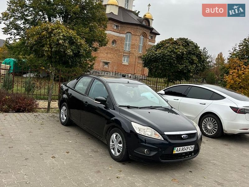 Седан Ford Focus 2011 в Счастливом