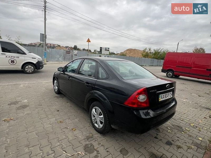Седан Ford Focus 2011 в Счастливом