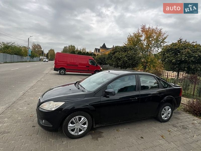 Седан Ford Focus 2011 в Счастливом