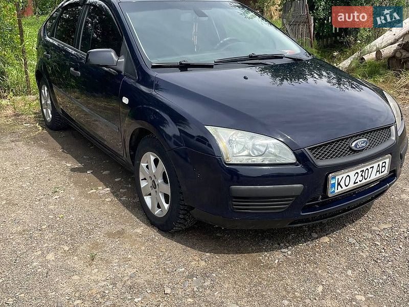 Хэтчбек Ford Focus 2006 в Межгорье