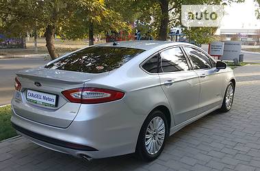 Седан Ford Fusion 2015 в Киеве