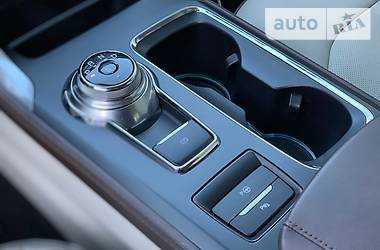 Седан Ford Fusion 2017 в 