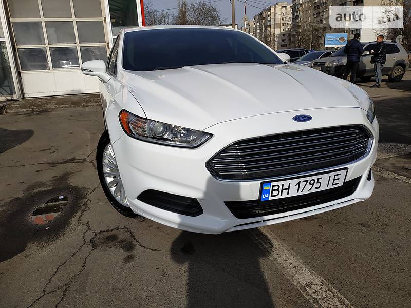 Седан Ford Fusion 2015 в Одесі