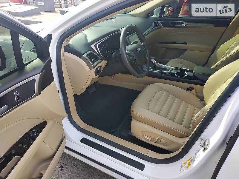 Седан Ford Fusion 2015 в Одесі