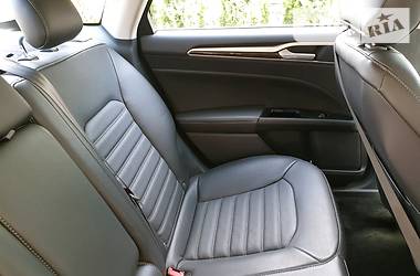 Седан Ford Fusion 2015 в 