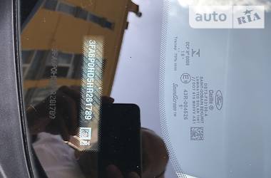 Седан Ford Fusion 2017 в 