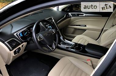 Седан Ford Fusion 2015 в 