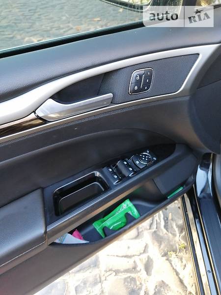 Седан Ford Fusion 2014 в Львові