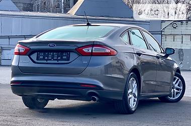 Седан Ford Fusion 2015 в Одесі