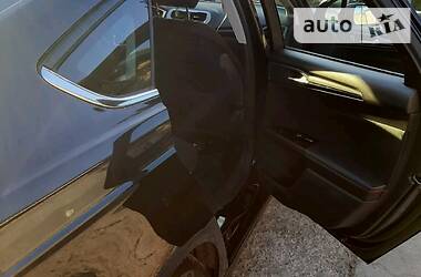 Седан Ford Fusion 2015 в 