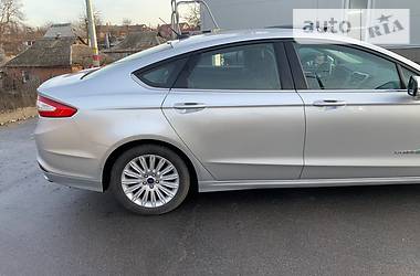 Седан Ford Fusion 2015 в 