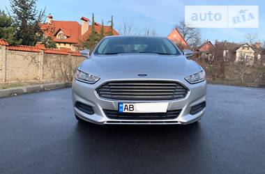 Седан Ford Fusion 2015 в 