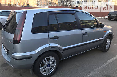 Хэтчбек Ford Fusion 2004 в 