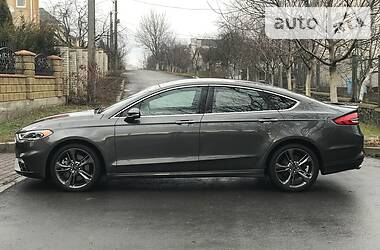 Седан Ford Fusion 2016 в 