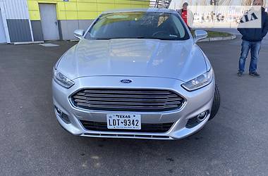 Седан Ford Fusion 2013 в 