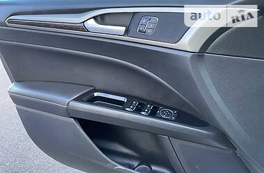 Седан Ford Fusion 2013 в 