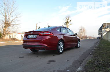 Седан Ford Fusion 2015 в 