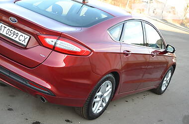 Седан Ford Fusion 2015 в 