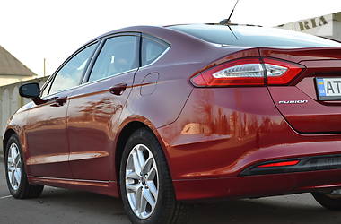 Седан Ford Fusion 2015 в 