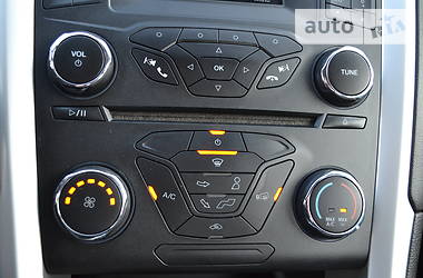 Седан Ford Fusion 2015 в 