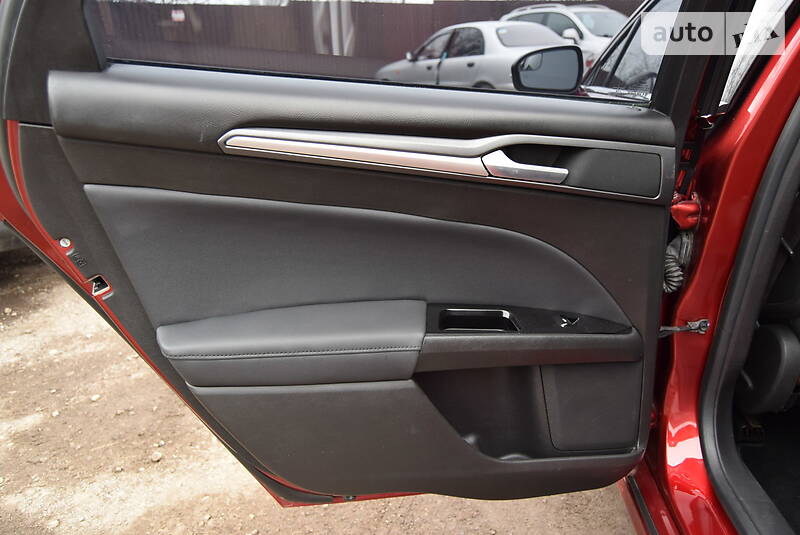 Седан Ford Fusion 2013 в Кривом Роге